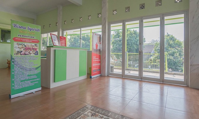 Subang Hotel | RedDoorz Syariah near Museum Wisma Karya Subang