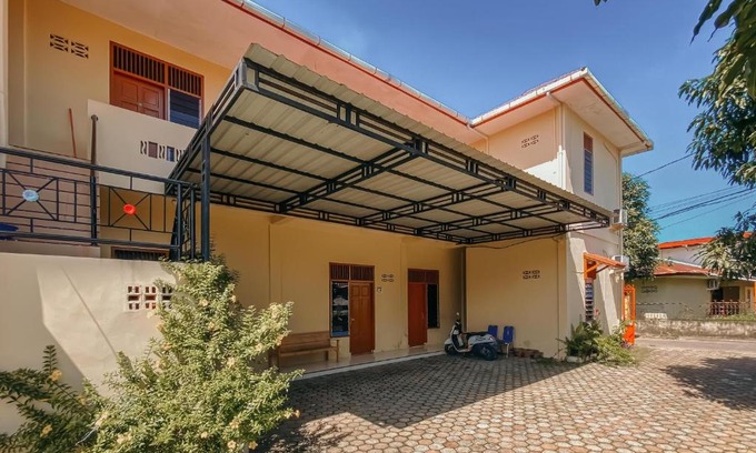 Banda Aceh Hotel | RedDoorz Syariah near RS Harapan Bunda Banda Aceh