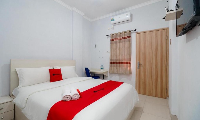 Palembang House | RedDoorz syariah near Stasiun LRT Bumi Sriwijaya