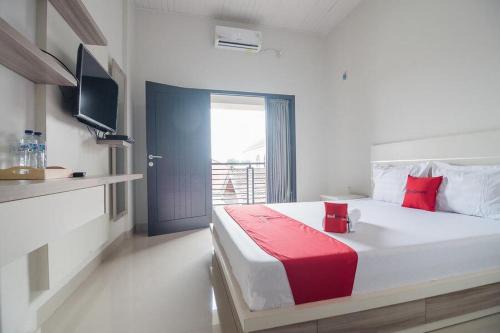 Jambi House | RedDoorz Syariah near Tugu Juang Jambi