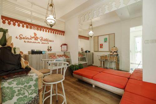 Pancoran House | RedDoorz Syariah Plus near Pancoran 2