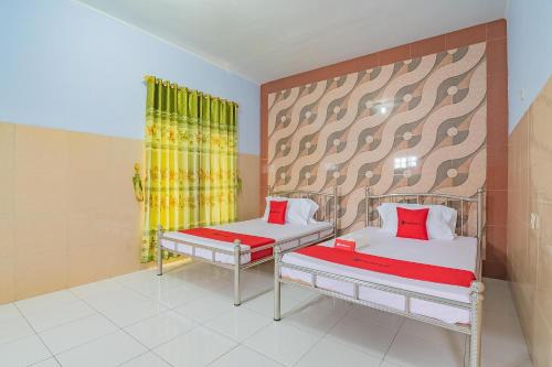 Jalancagak House | RedDoorz Syariah @ Tambak Mekar Street Subang