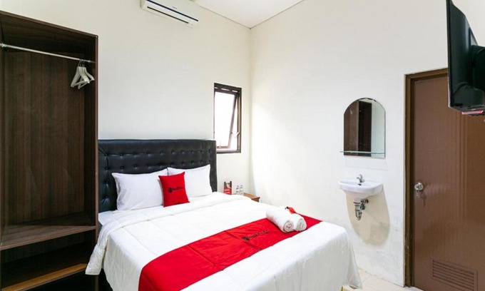 Solo City Centre House | RedDoorz @ Urip Sumoharjo Solo