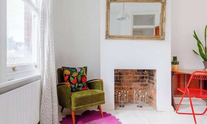 Shacklewell Apartment | Redesigned 1BD Victorian Coach House, Dalston