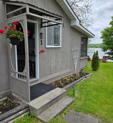 Leeds and the Thousand Islands House | Redfish Cottages