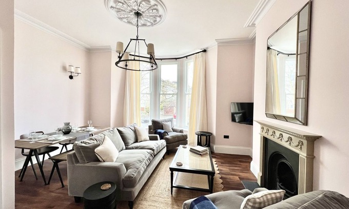Bristol Apartment | Redland Suites - Apartment 4