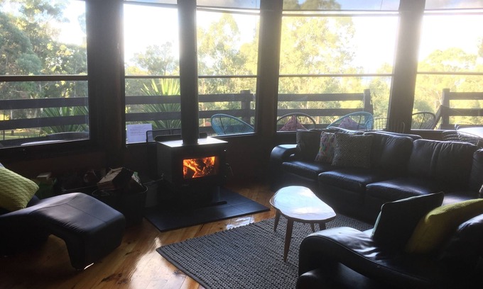Seville Cottage | REDLANDS SEVILLE- Gwinganna (the Lookout)