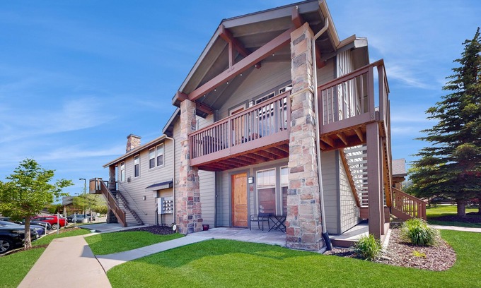 Kimball Junction Condo | Redstone Center Gem | Walk to Shops, 300 Yards to Ski Shuttle Stop