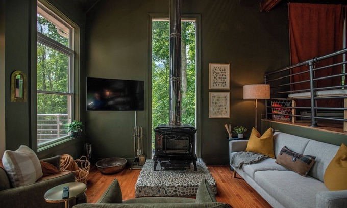 Celo Cabin | Redstone Cottage - Luxury Estate w/Stunning Views