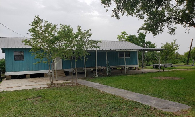 Boothville-Venice House | REDUCED PRICE CLEAN! Salty Marsh Lodge Fishing and Hunting Getaway Newly Updated