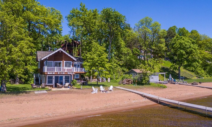 Nisswa Cabin | REDUCED PRIME WEEK AVAILABILITY 7/31-8/31/2022. 5 STARS, SAND BEACH N. GULL.