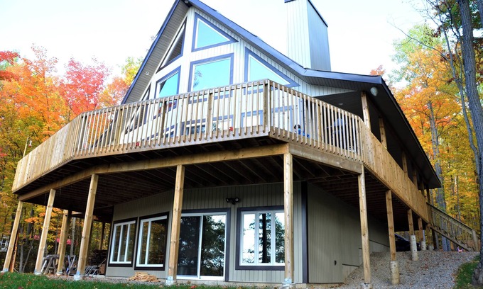 Whitewater Region Cottage | Redwing Lake house, waterfront property on Muskrat lake. Game room & big dock.