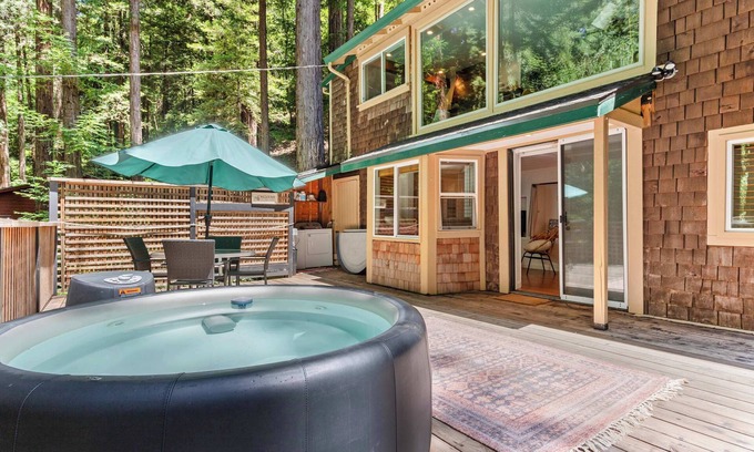 Rio Nido Cabin | Redwood Cabin w/Hot Tub | Canyon View | Dogs OK
