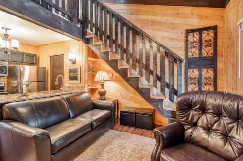 Angel Fire Apartment | Redwood Commons B12