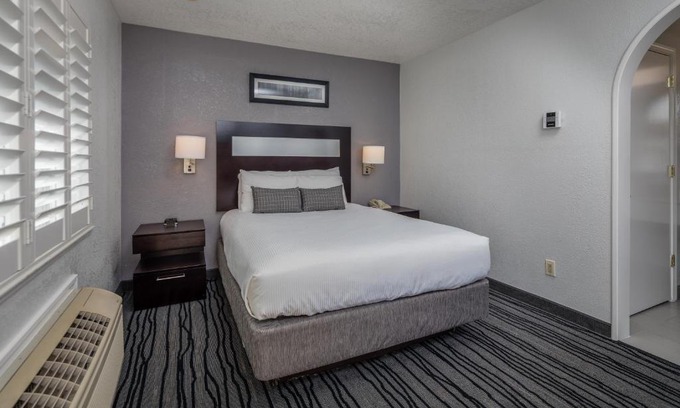 Centennial Hotel | Redwood Creek Inn