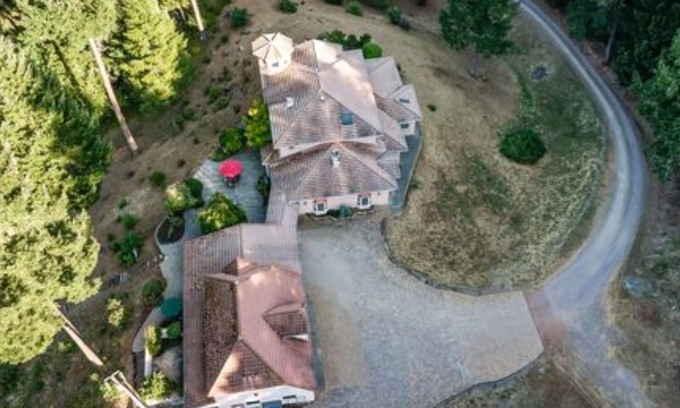 Willits House | Redwood Glen Castle