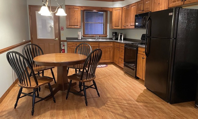 Colliersville Apartment | Redwood Inn & Suites - Apartment B - impeccably clean motel between CDP & ASV