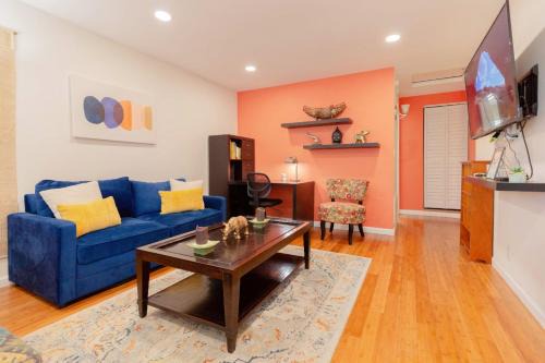 Sunnyvale Apartment | Redwood Place in Heart of Silicon Valley