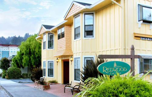 Ferndale Hotel | Redwood Suites