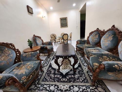 Muar House | Redzuan Homestay (Muslim Friendly)