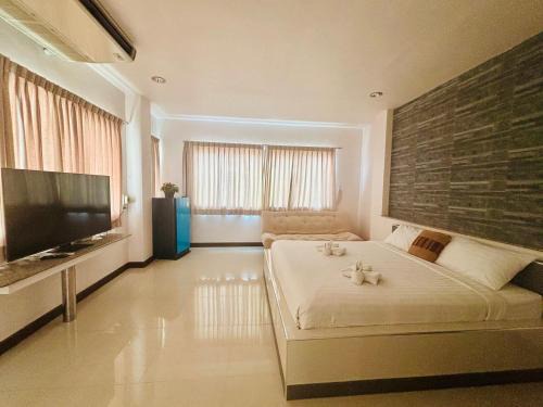 Samre Hotel | Ree- Riverside hotel