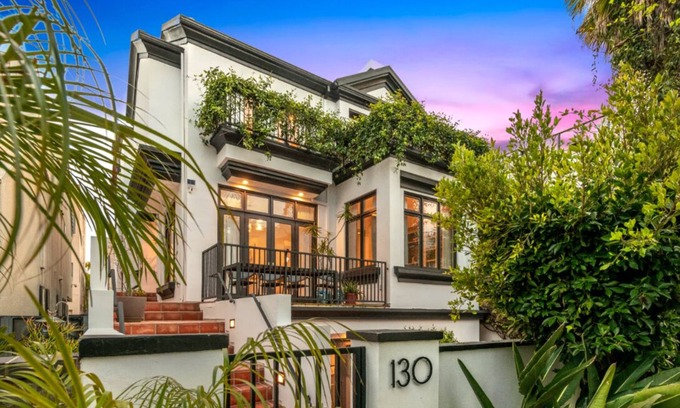 Silver Strand House | Reef Mall - Contemporary Mediterranean Estate with Spectacular Mountain Views