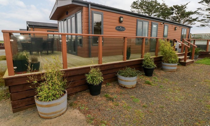 Hasguard Cross Cottage | REEF RETREAT, pet friendly, character holiday cottage in Broad Haven