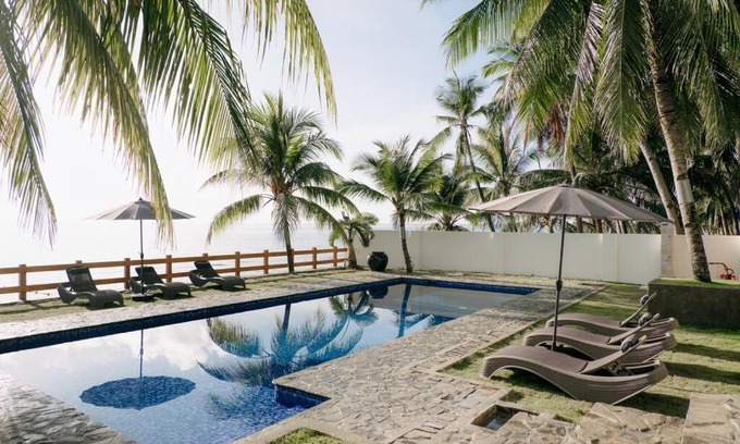 Catmon House | Reef Side Exclusive Beachfront House in Cebu