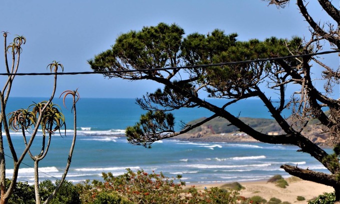Beacon Bay Bed & Breakfast | Reef View BnB
