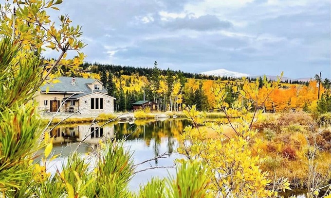 Alma House | Reel Mountain Getaway Stocked Private Fishing Pond