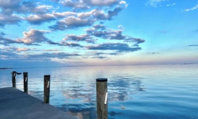 Lake Catherine Cabin | Reel Therapy boat-house studio on Lake Catherine/fishing pier, pets ok.