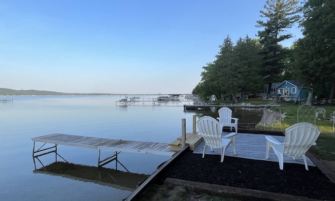 Honor Cottage | Reel Ya Inn Cottage - Relaxing Adult Getaway On Big Platte Lake