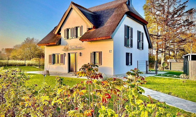 Glowe House | Reethaus am Meer Santa Bernadette * up to 8 persons 4 bedrooms