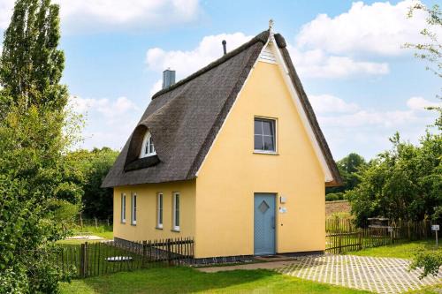 Hohenkirchen House | Reethaus Schwan Mit Großem Grundstück
