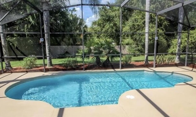 Lake Berkley Villa | Ref 10. Lake Berkley. Villa own pool. Gas BBQ. Near Disney