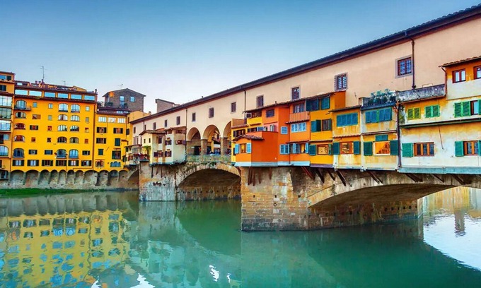 Oltrarno Apartment | Refined Florence Living Near Cathedral & Galleries