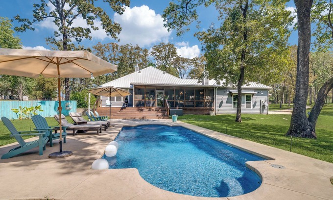 Emory House | Refined Lake Retreat on Lake Fork in Emory, TX, fishing, kayaking, antiquing