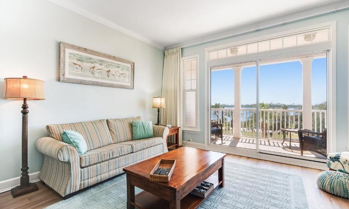 Upper Grand Lagoon Apartment | Reflections At Bay Point 407