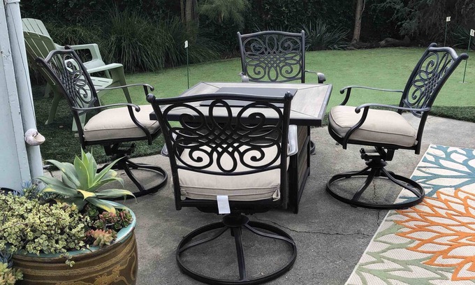 West Alameda Apartment | Refresh and relax in this garden oasis or on the beach 4 blocks away