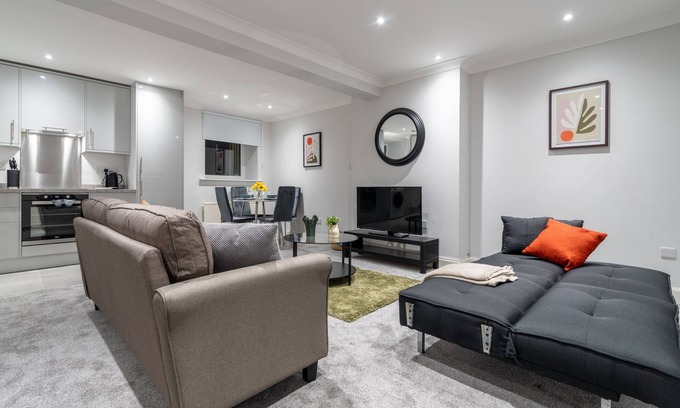 Airdrie Apartment | Refreshing Modern Apartment In North Lanarkshire
