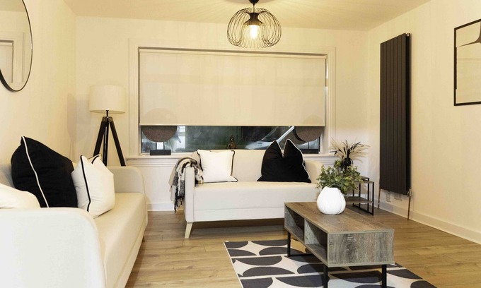 Paisley Apartment | Refreshing Modern Apartment in Renfrewshire