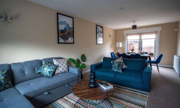 Grangemouth Apartment | Refreshing Modern Apartment in Grangemouth