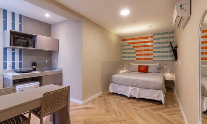 Copacabana Apartment | Refuge a few steps from Copacabana Beach | Q15