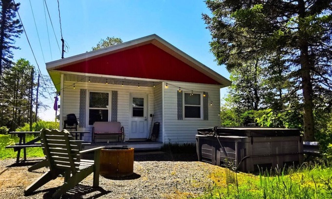 Saint-Tite-des-Caps Ski Chalet | Refuge Cozy, feu, bbq et plein air