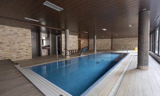 Panticosa Apartment | Refugio del Roble by BeValle