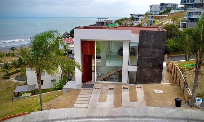 Jama House | Refugio Sova