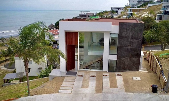 Jama House | Refugio Sova