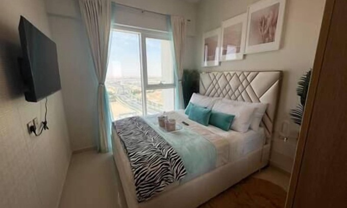 Dubai Apartment | Regal Retreat's Royal Oasis Dubai
