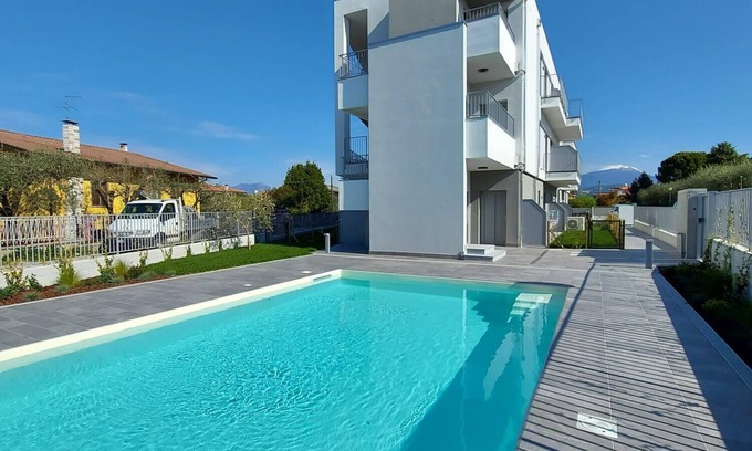 Lazise Apartment | Regarda - design apartment "Bamboo" in Lazise with pool, wifi