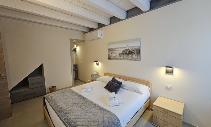 Pacengo Apartment | Regarda - Residenza "G&J - 2 floor" modern onebedroom apartment with roof terrace